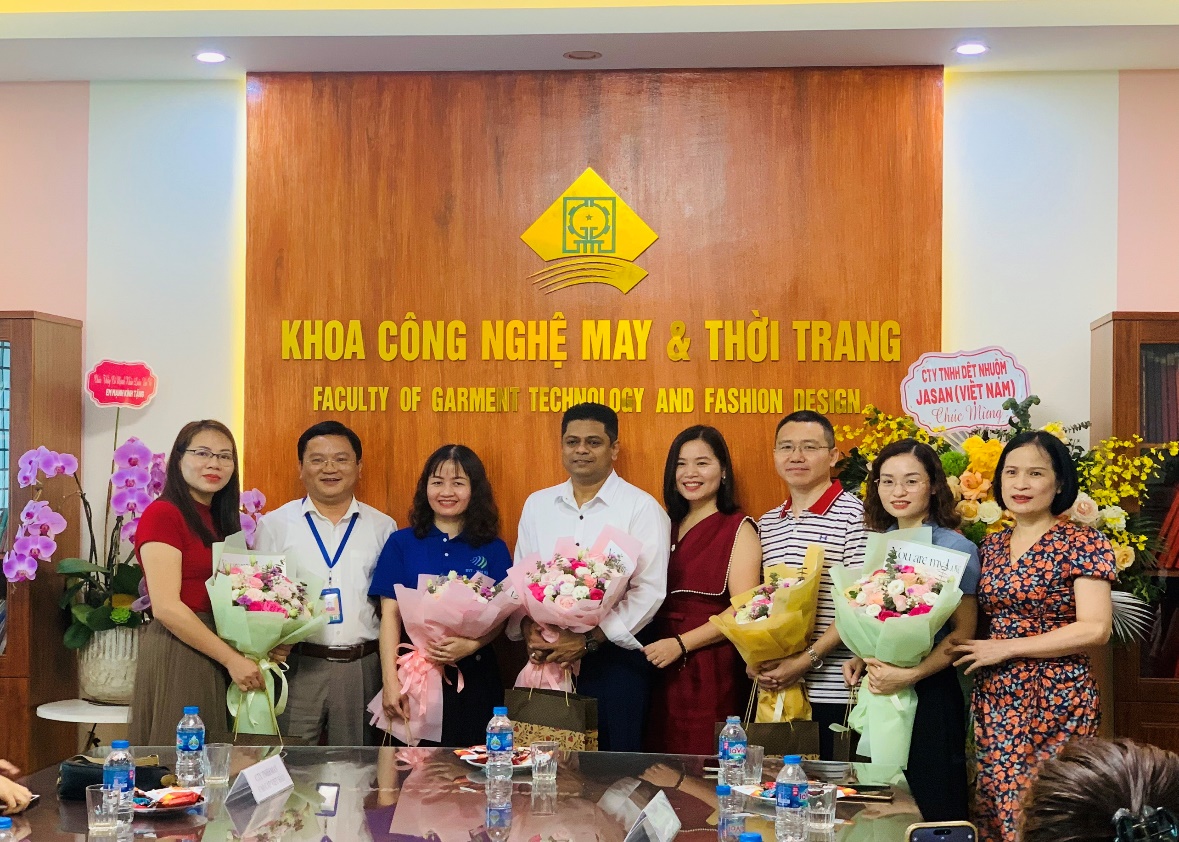 TƯ VẤN ĐỊNH HƯỚNG VỊ TRÍ VIỆC LÀM DÀNH CHO SINH VIÊN KHOA CN MAY & TT NĂM 2024