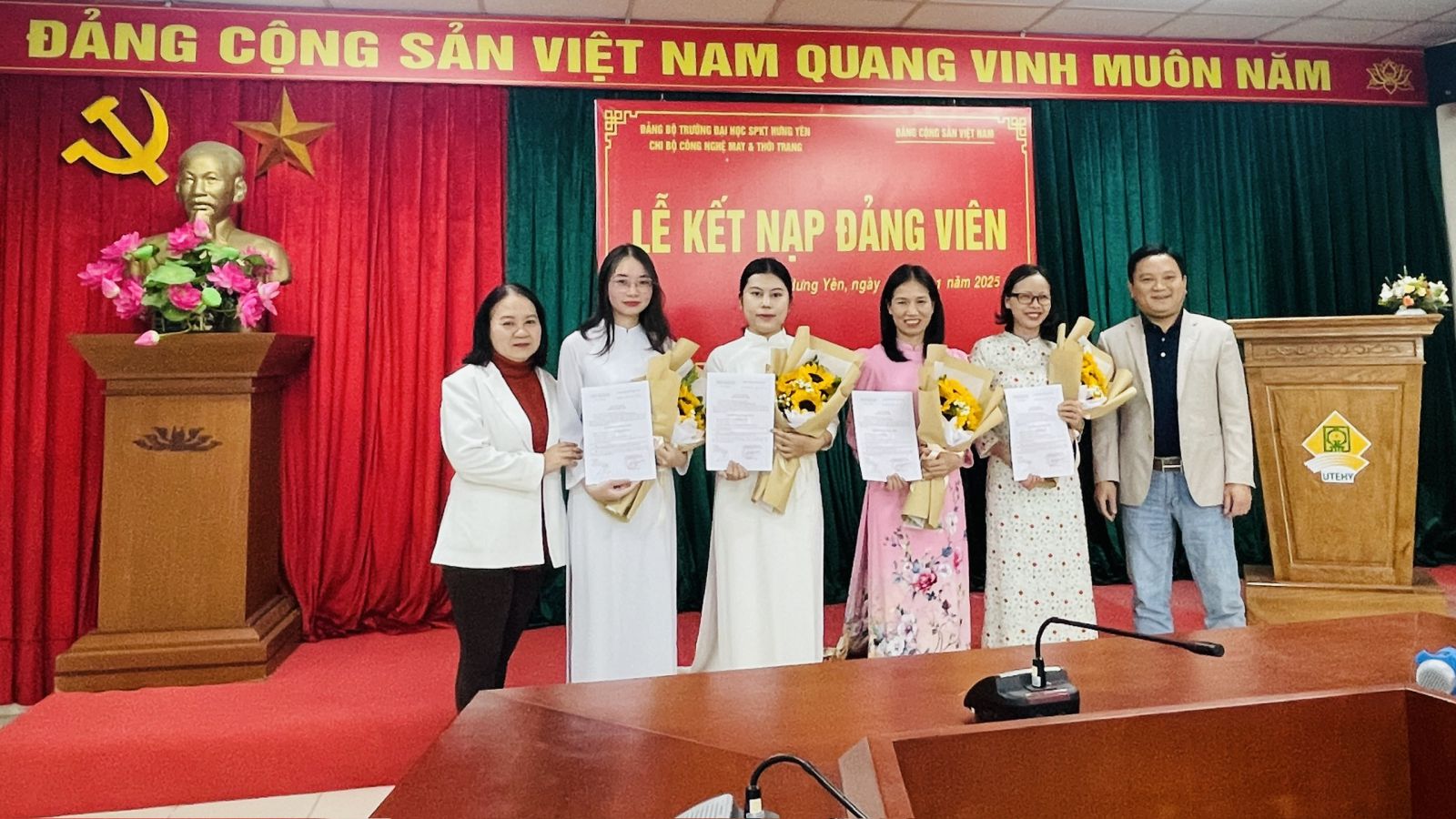 CÔNG TÁC PHÁT TRIỂN ĐẢNG CỦA CHI BỘ CÔNG NGHỆ MAY & THỜI TRANG