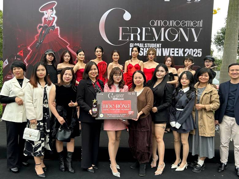 KHỞI ĐỘNG CÙNG TUẦN LỄ THỜI TRANG  GLOBAL STUDENT FASHION WEEK (GSFW)